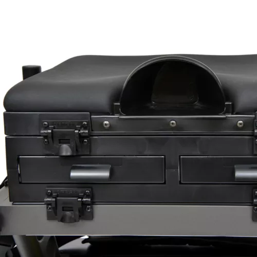 EA QUATTRO VERSENYLÁDA